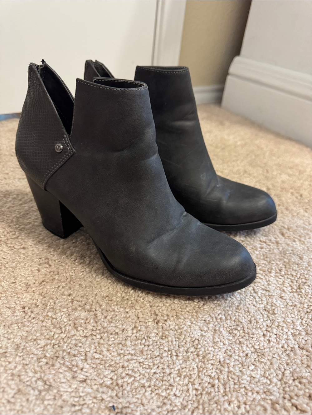 Simply Vera Vera Wang Black Cutout Heel Ankle Booties